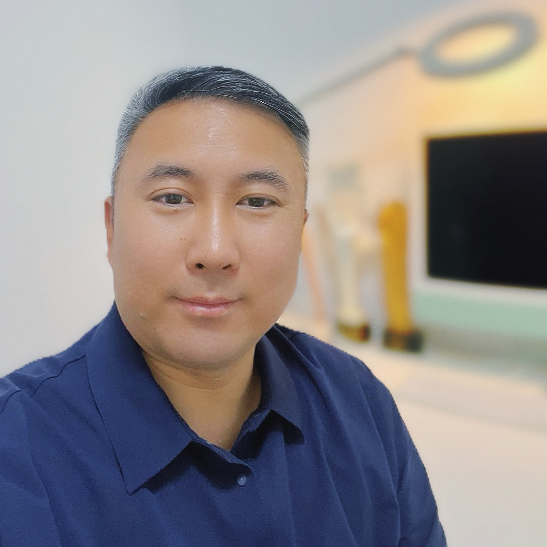 Alex保险工作室个人形象照